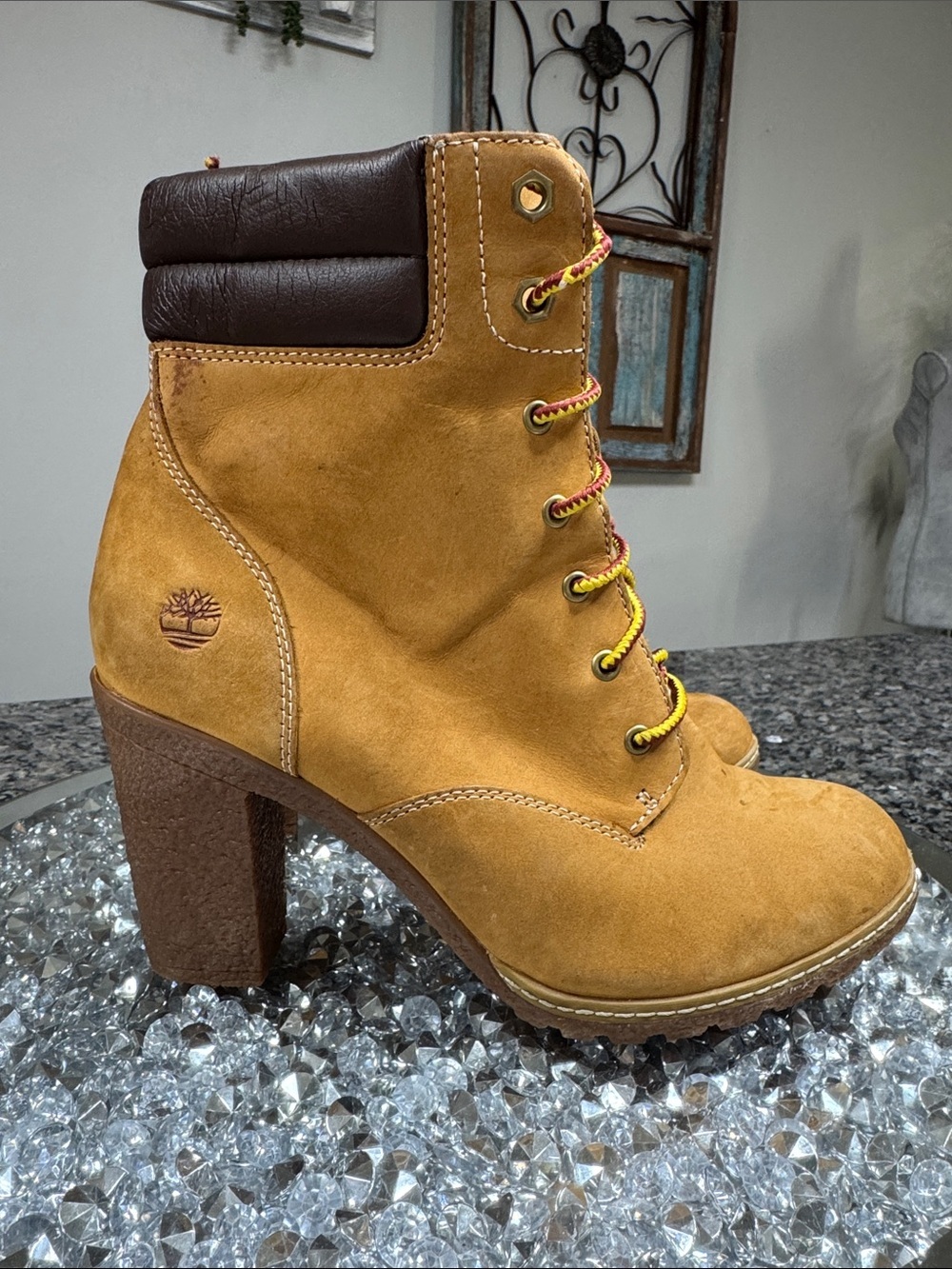Timberland Wheat Suede Lace-Up Block Heel Ankle Boots EUC 8
